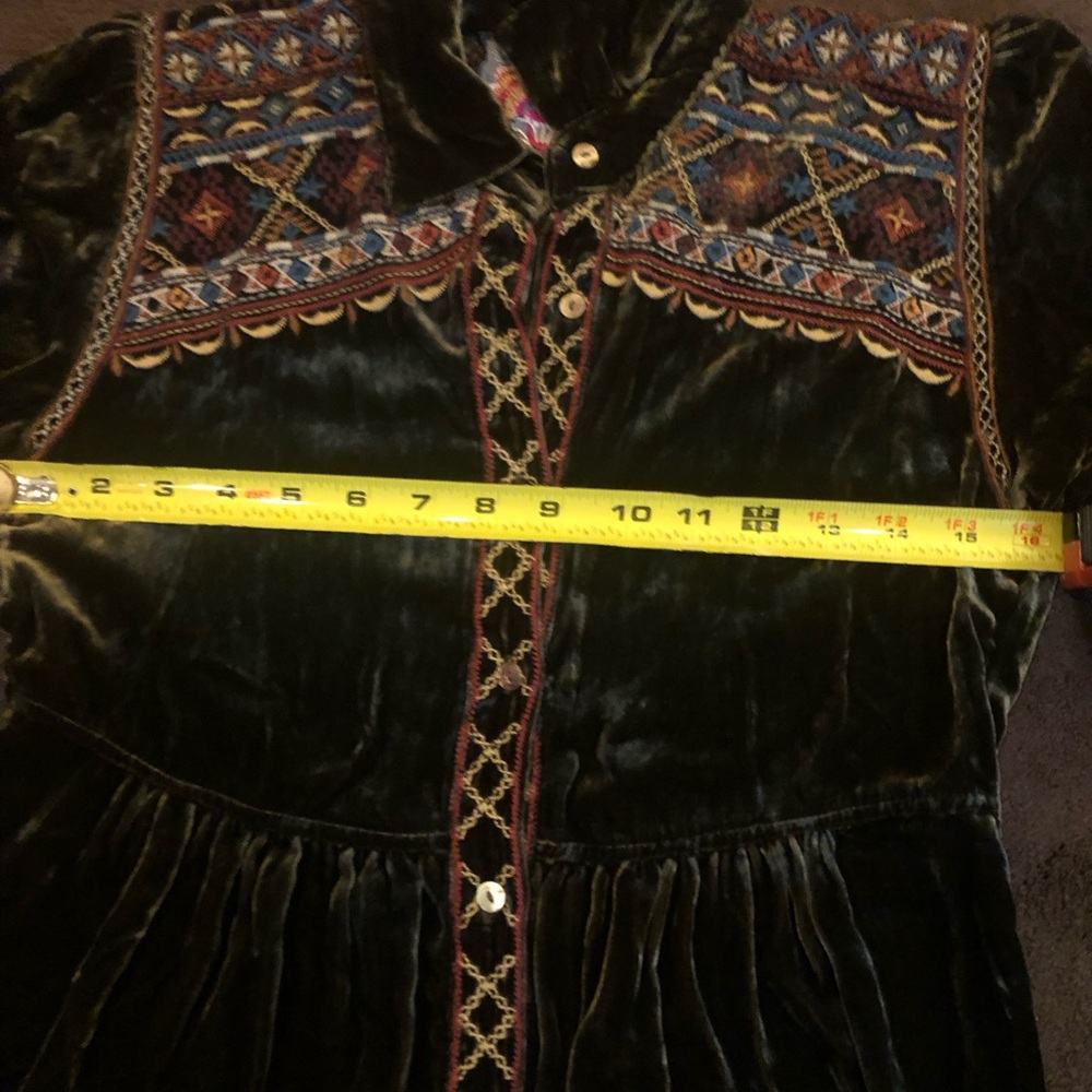 Embroidered Velvet Women's Top - Picture 6 of 7